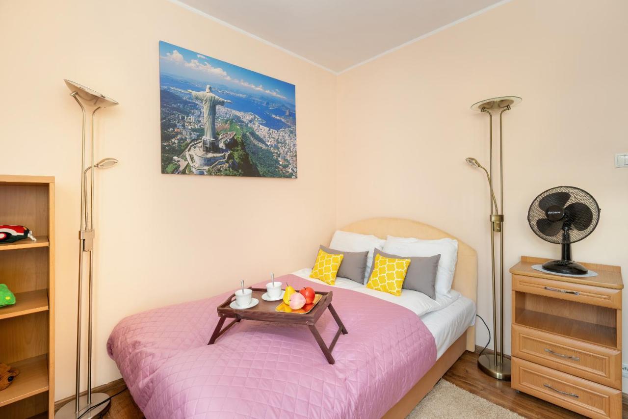 Comfortable Wojskowa Apartment By Noclegi Renters 포즈난 외부 사진