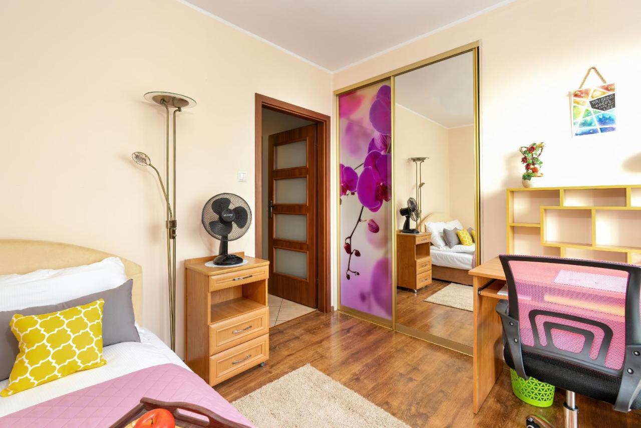 Comfortable Wojskowa Apartment By Noclegi Renters 포즈난 외부 사진